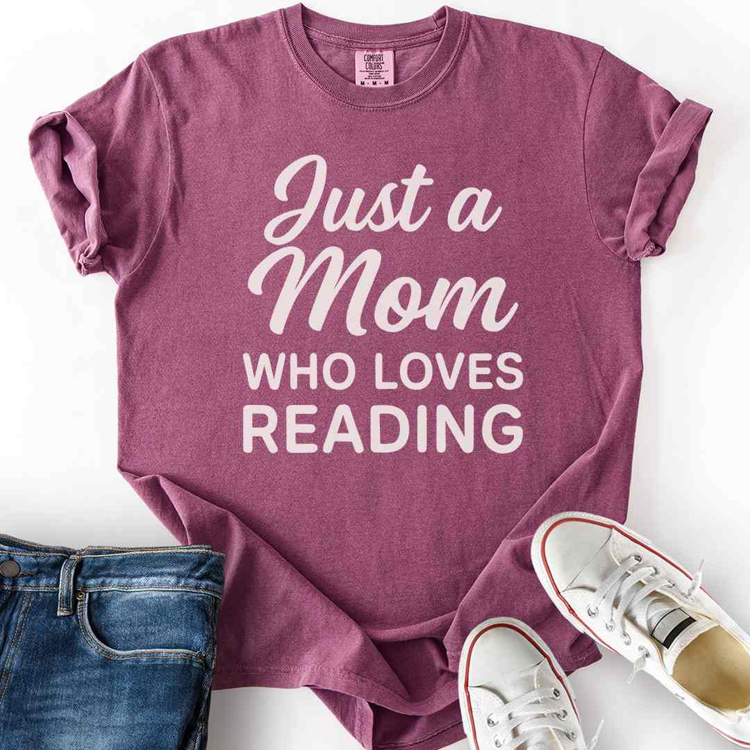 A Mom Who Loves Reading T-Shirt