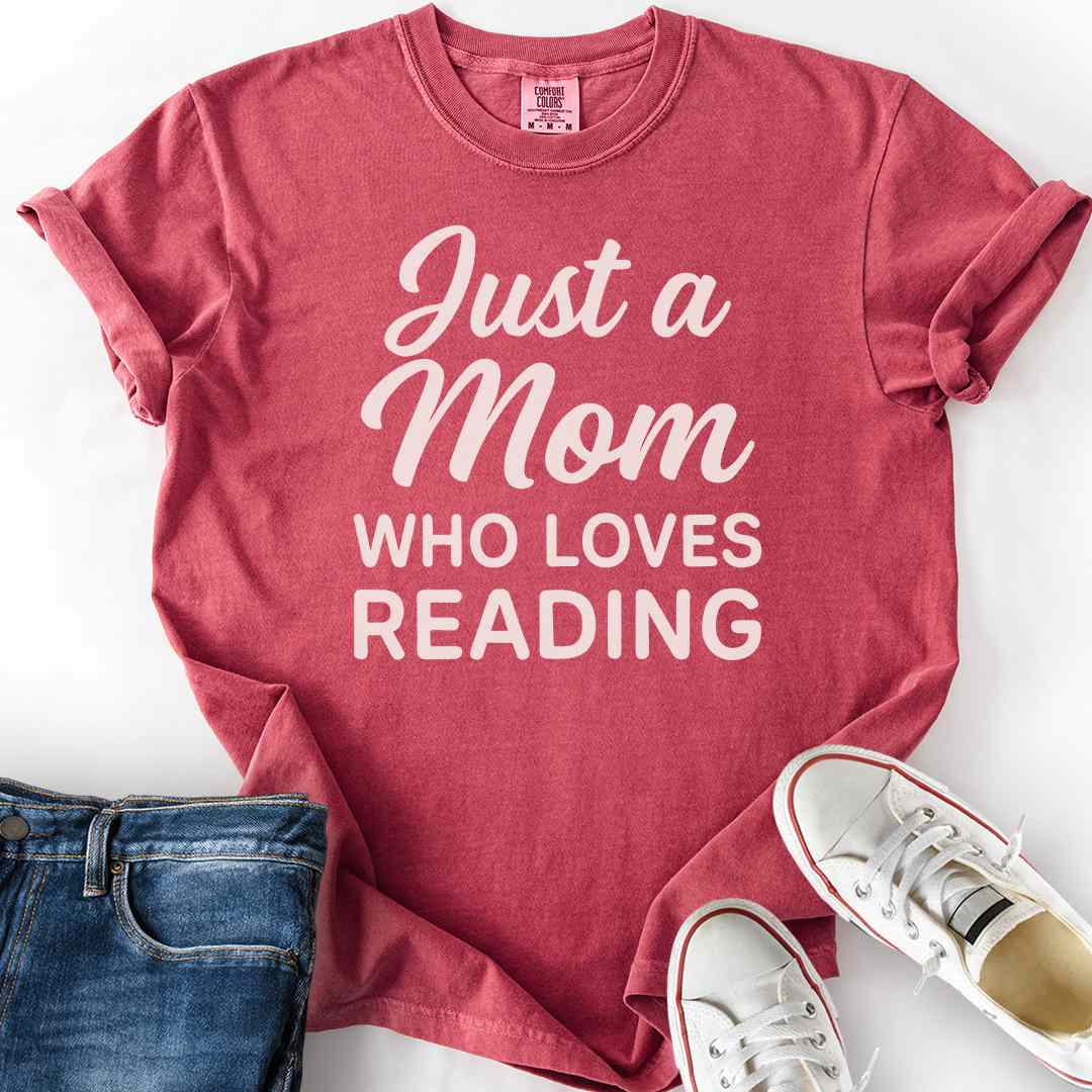 A Mom Who Loves Reading T-Shirt