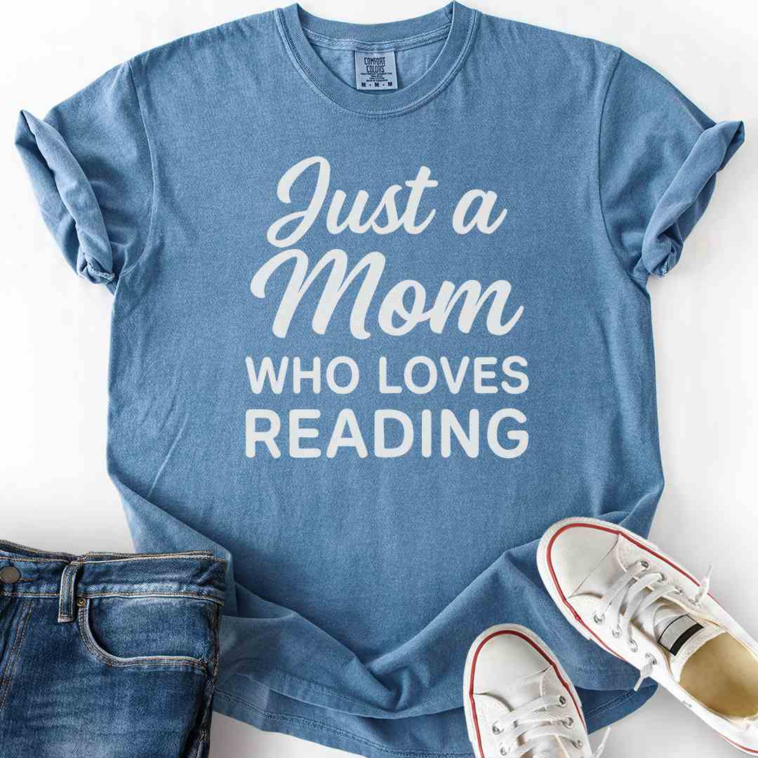 A Mom Who Loves Reading T-Shirt